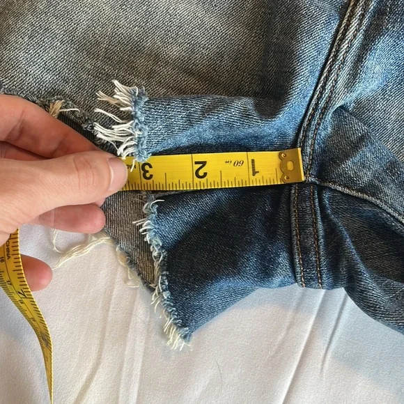 $200 J Brand Size 24 Gracie Distressed High Rise Denim Shorts EUC